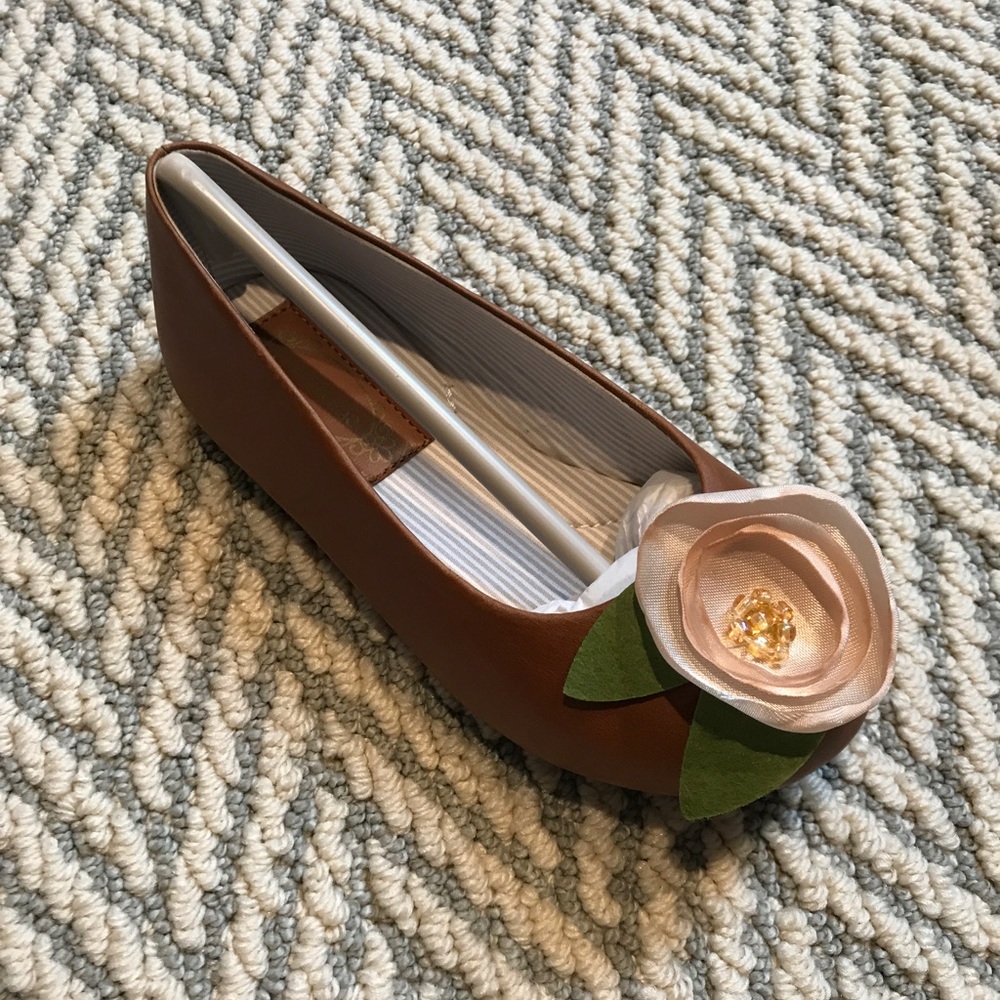 Brand New in Box - Joyfolie Charlotte in Fawn Flat